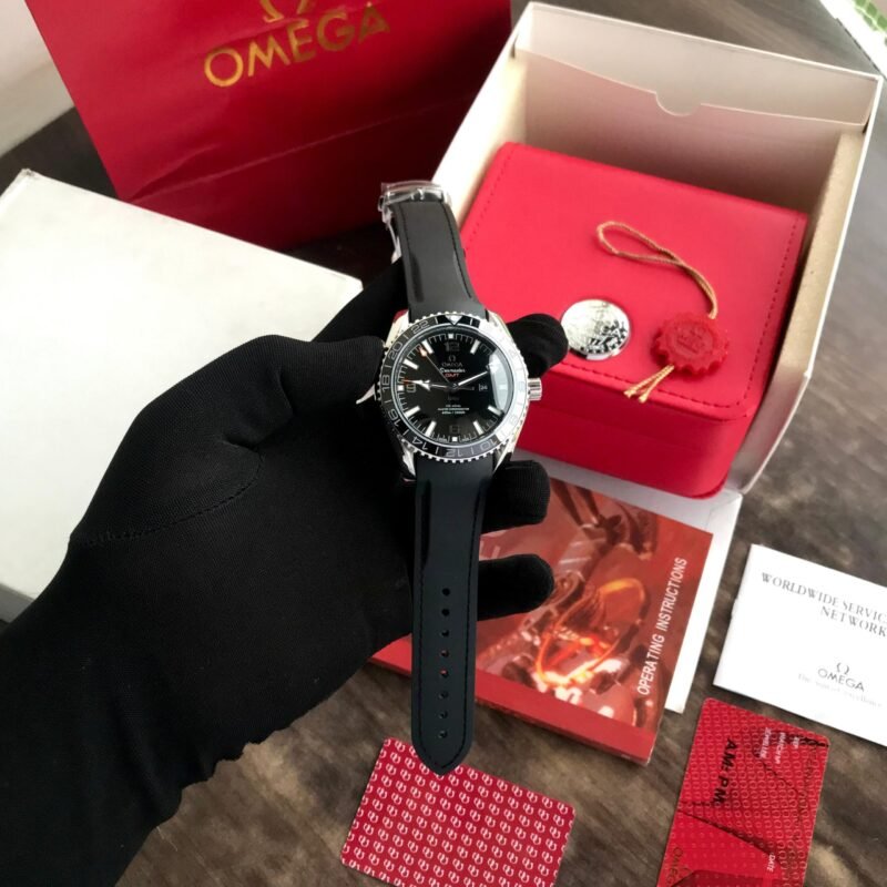 Omega Seamaster GMT black