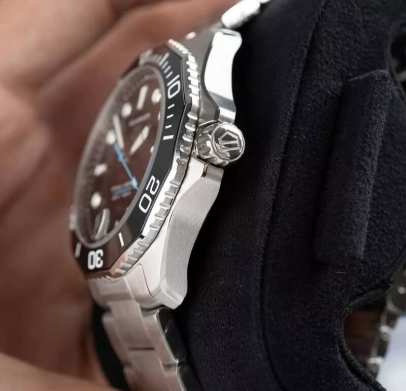 TAG HEUER AQUARACER PROFESSIONAL 300 PREMIUM