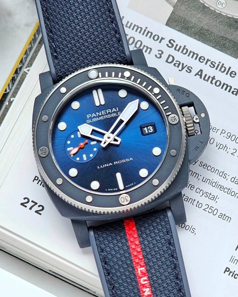 Luminor Panerai Submersible Quaranta Quattro Luna Rossa