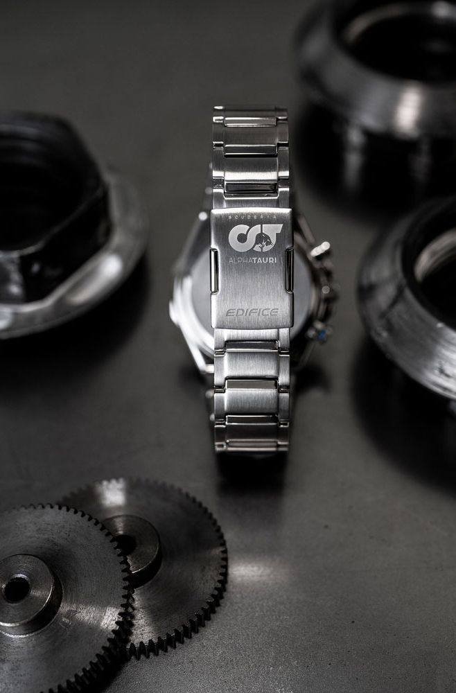 Edifice Casio EQB-1100DC