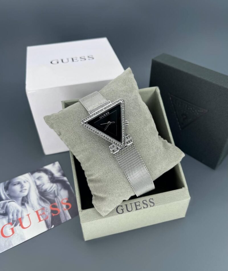 GUESS Triangle Fame