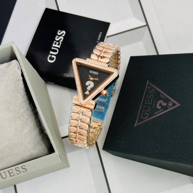Guess Triangle Fame- 5 Colors