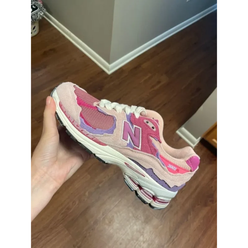 Superb New Balance 2002R Protection Shoes for Men (SL4594)