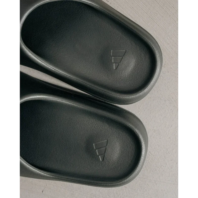 Imported Adidas Yeezy Slides Black (SOS2642)
