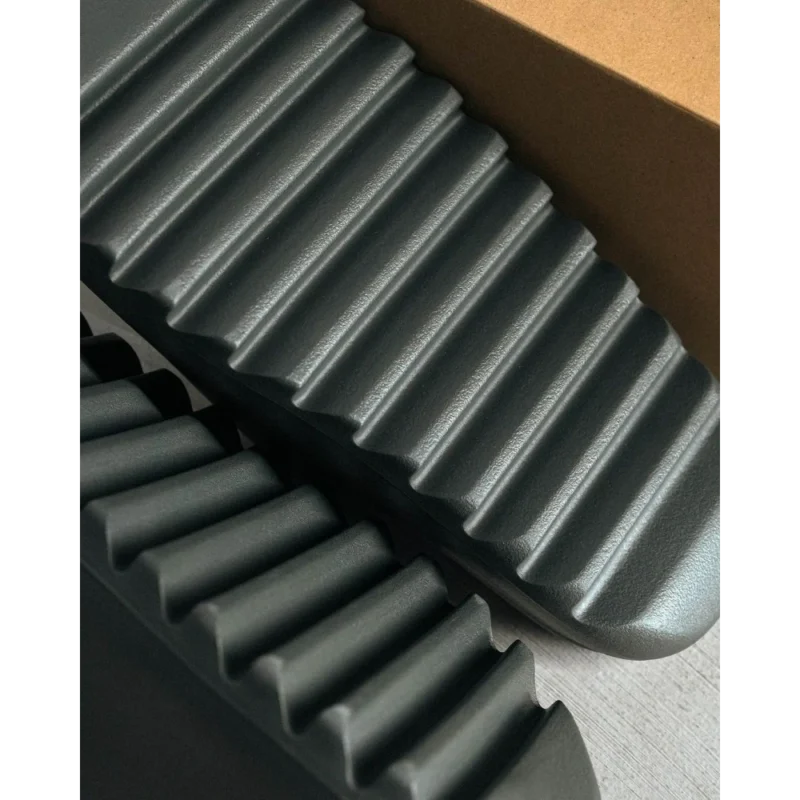Imported Adidas Yeezy Slides Black (SOS2642)