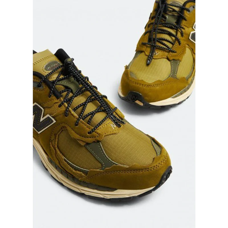 Premium New Balance 2002R Dp Brown Shoes for Men (TC120)