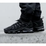 Stylish Nike Vapormax Plus Triple Black Shoes for Men (SW4771)