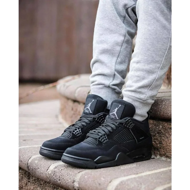 16-Nike-air-jordan-retro-4-black-cat-3499-1.webp Stylish Nike Air Jordan Retro 4 Black Cat Shoes for Men (SW4766)