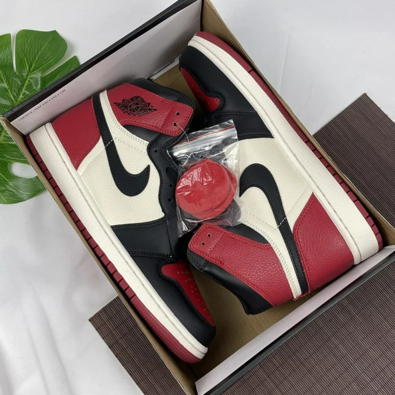 Premium Nike Air Jordan Retro 1 Bred Toe Shoes for Men (BS329)