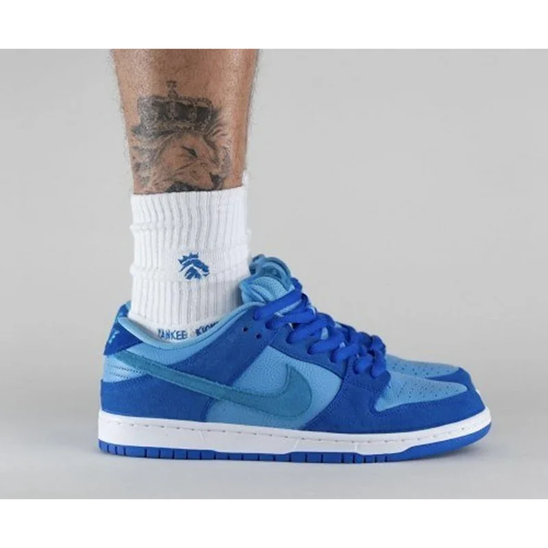 Trendy Nike SB Dunk Low Blue Raspberry Shoes for Men (SOH97)
