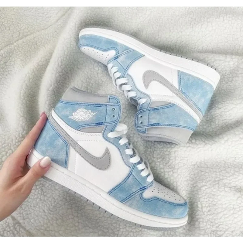 Classy Nike Air Jordan 1 Hyper Royal Shoes for Men (SW4726)
