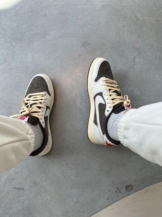 Air Jordans Retro 1 Travis Scott Travis Mocha