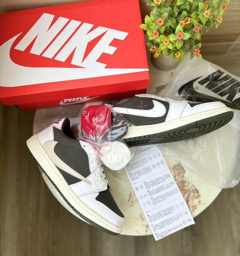 Air Jordans Retro 1 Travis Scott Travis Mocha