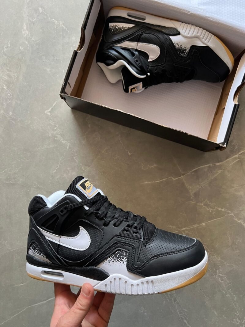 Nike Air Tech Challenge Black