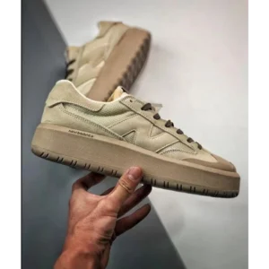 Superb New Balance 302 Sneakers Shoes for Men (SL4627)