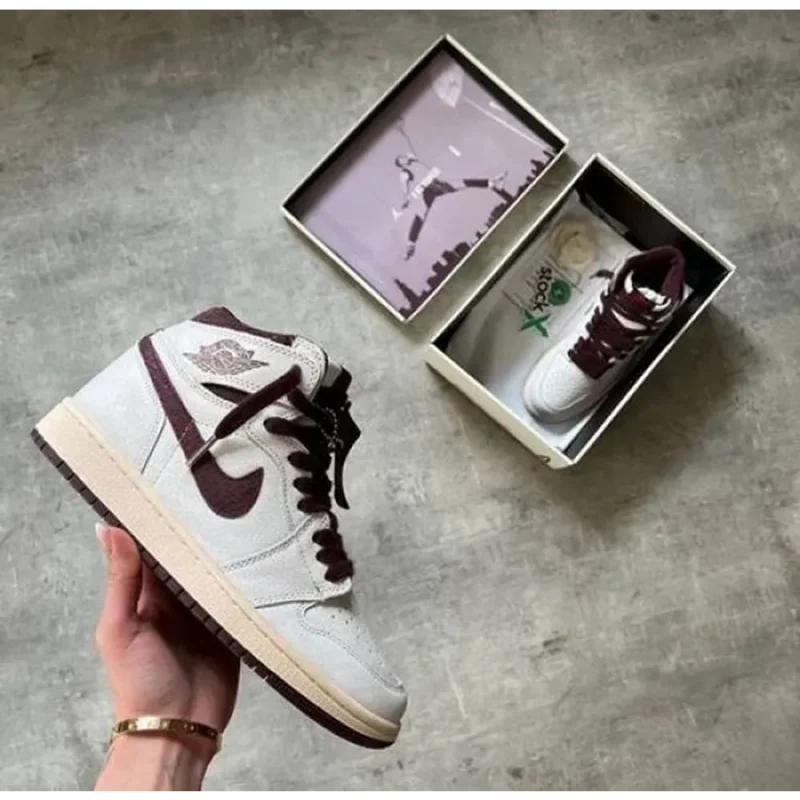 Classy Nike Air Jordan Retro 1 High Shoes For Men (SHH07890)