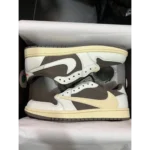 Trendy Nike Air Jordan Retro Low Reverse Mocha Shoes For Men (SHUB532)
