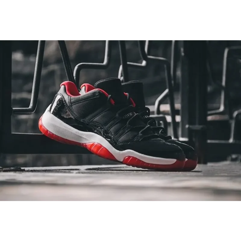 Stylish Nike Air Jordan 11 Low Bred Shoes For Men (SW5668)