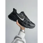 Trendy Nike V2k Run Black Shoes For Men (SW6210)