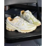 Trendy New Balance 1906R Lunar New year White Shoes For Men (SHUB609)
