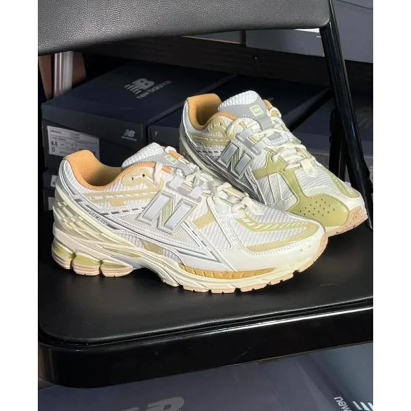 Trendy New Balance 1906R Lunar New year White Shoes For Men (SHUB609)