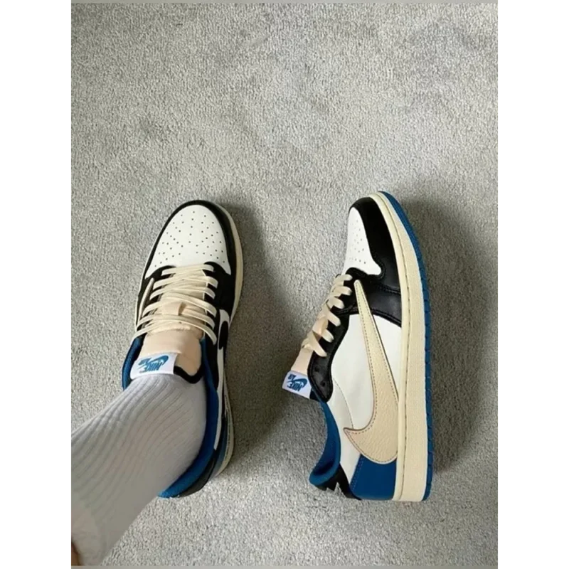 p-25-10-56-26-517300.webp Trendy Nike Air Jordan Retro 1 Low Shoes For Men (SW6360)