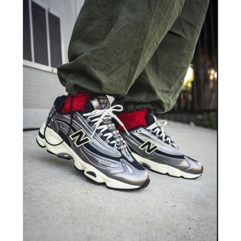 Stylish New Balance M1000 Silver Metallic Shoes For Men (SW6176)
