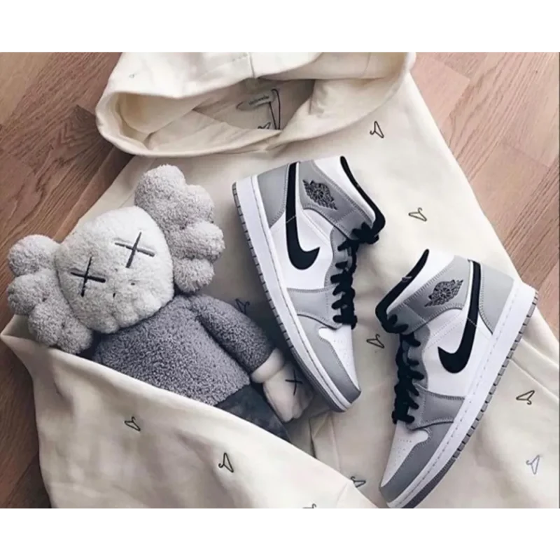 p-39-10-43-51-587525.webp Premium Nike Air Jordan Retro 1 Mid Smoke Grey Shoes For Men (SW5852)