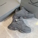 Stylish Balenciaga Triple S Shoes For Men (SW5636)