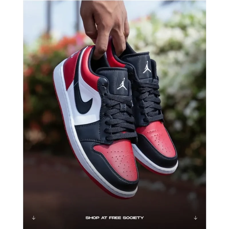 p-48-17-49-47-935518.webp Stylish Nike Air Jordan 1 Low Bred Toe Shoes For Men (SW5822)