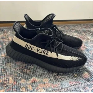 Stylish Adidas Yeezy 350 V2 Core Black White Shoes For Men (SW5823)