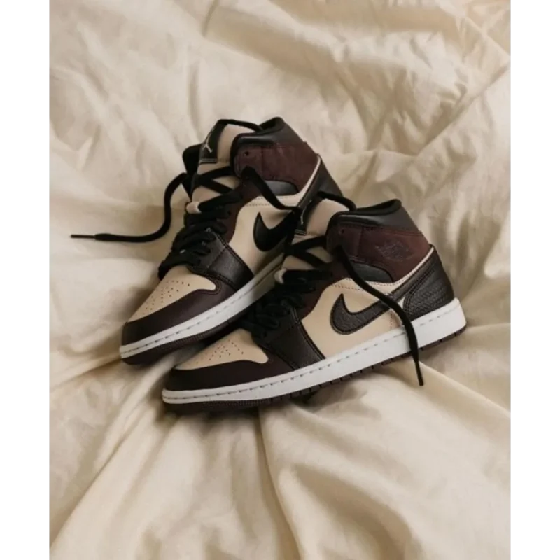 Stylish Nike Air Jordan 1 Mid Shoes For Men (SW5825)