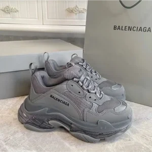 Stylish Balenciaga Triple S Grey Shoes For Men (QT161)