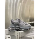 Stylish Balenciaga Triple S Grey Shoes For Men (QT161)