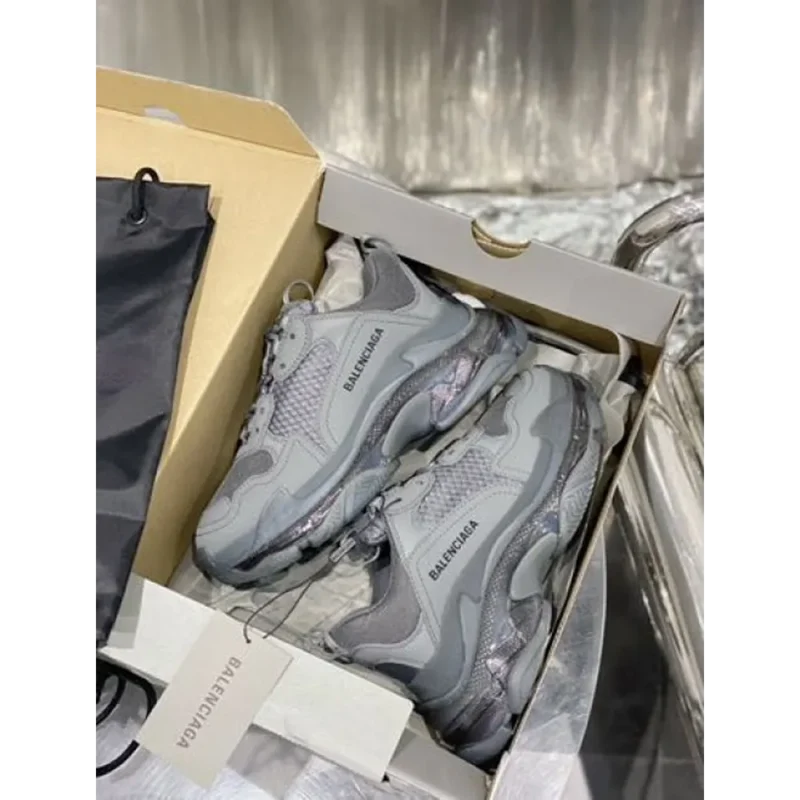 Stylish Balenciaga Triple S Grey Shoes For Men (QT161)
