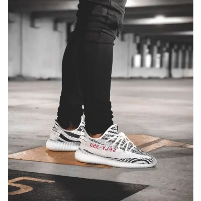p-66dc3c7aa2396-11-47-29-327288.webp Classy Adidas Yeezy 350 V2 Shoes For Men (LL534)