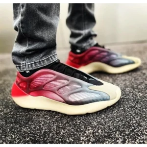 Classy Adidas Yeezy 700 V3 Shoes For Men (LL573)