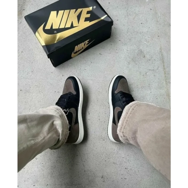 Classy Nike Air Jordan Retro 1 Shoes For Men (SHH07882)