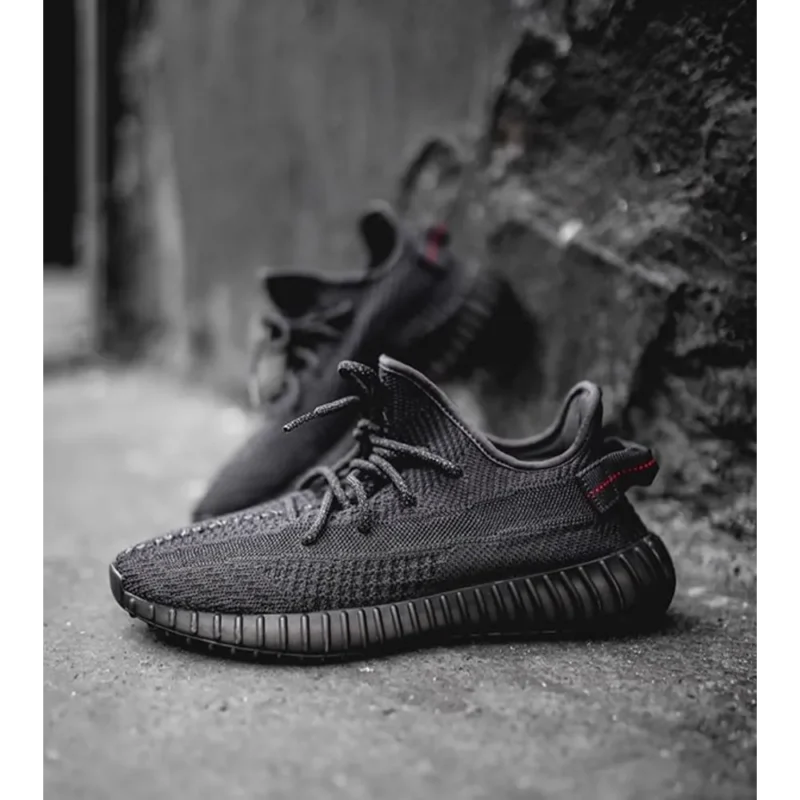 Classy Adidas Yeezy Boost 350 Lace Shoes For Men (SHH07711)