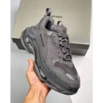 Stylish Balenciaga Triple S Shoes For Men (SW5636)