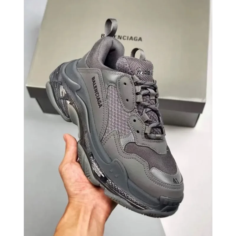 Stylish Balenciaga Triple S Shoes For Men (SW5636)