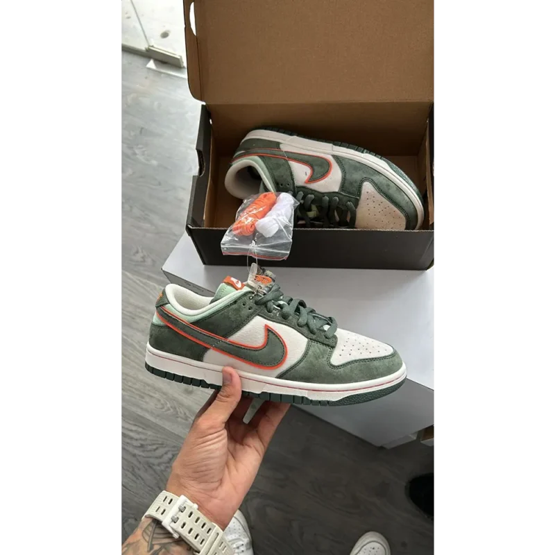 Stylish Otomo Katsuhiro X Nike SB Dunk Low Steamboy Green Shoes For Men (S1H17)