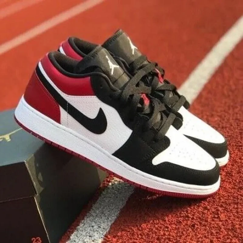 p-photo-2024-09-02-13-13-51-16-20-36-471141-1.webp Stylish Nike Air Jordan Retro 1 Low Black Toe Shoes For Men (S1H19)