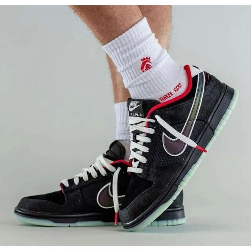 Stylish Nike Dunk League of Legends Shoes For Men (S1H23)