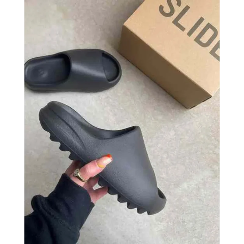 p-photo-2024-09-06-09-55-04-10-26-07-246390.webp Premium Adidas Yeezy Slides Black For Men (BME117)
