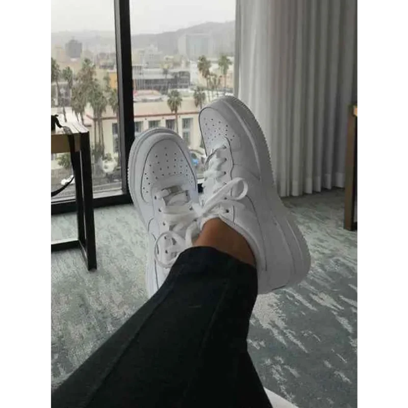 Stylish Nike Air Force 1 White Shoes For Women (BME173)