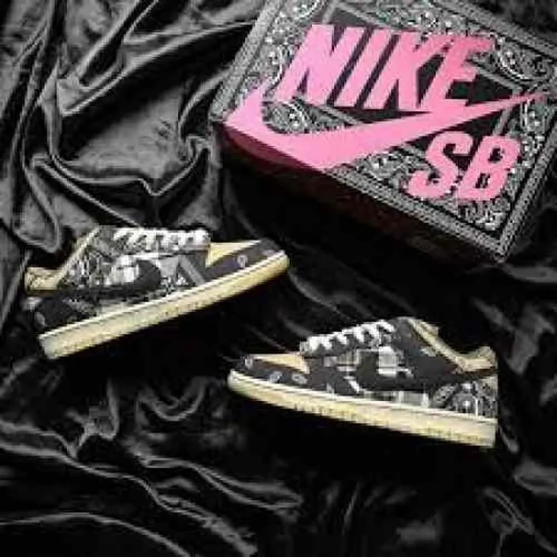Classy Nike SB Dunk Low Travis Scott Bandana Shoes For Men (SHI178)