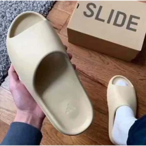 Classy Adidas Yeezy Slide Beige For Men (SP219)