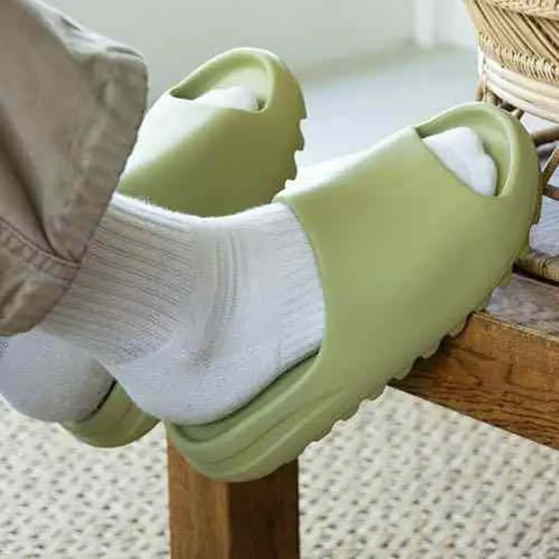 Classy Adidas Yeezy Slide Resin For Men (SP220)