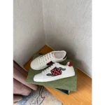 Classy Gucci Snake Sneaker For Men (S1H86)